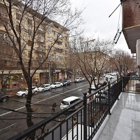 19Tumanyan Excellent Apartment In The Centre Of Capital Yerevan Bagian luar foto