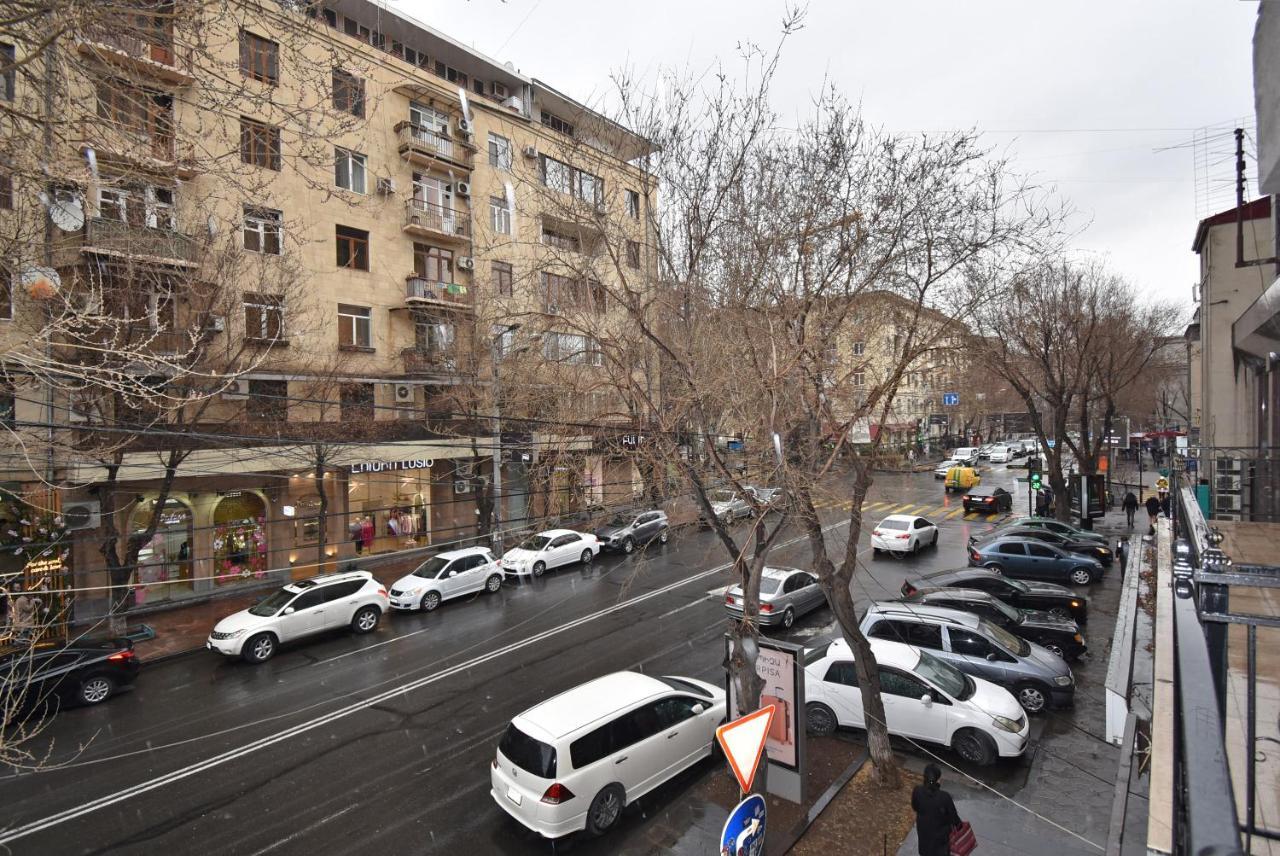 19Tumanyan Excellent Apartment In The Centre Of Capital Yerevan Bagian luar foto